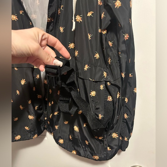 Madewell Black Floral Hooded Rain Jacket - Picture 6 of 8